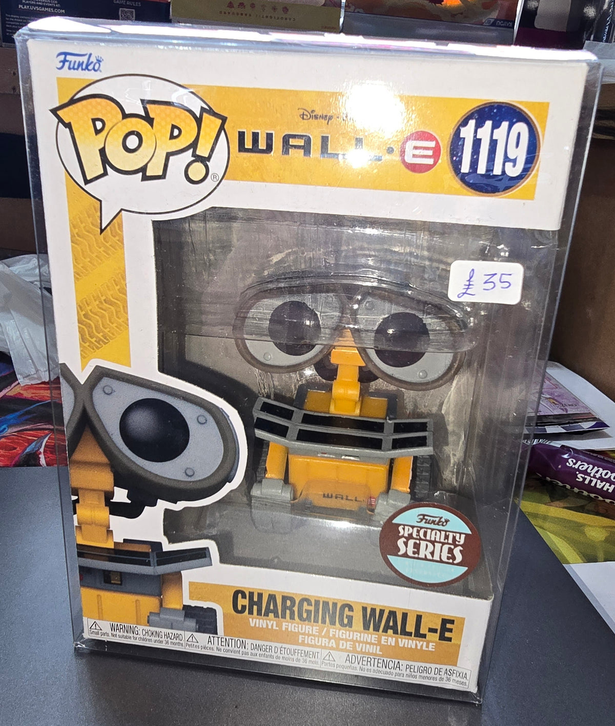 Disney Wall-E - Charging Wall-E #1119 Speciality Series