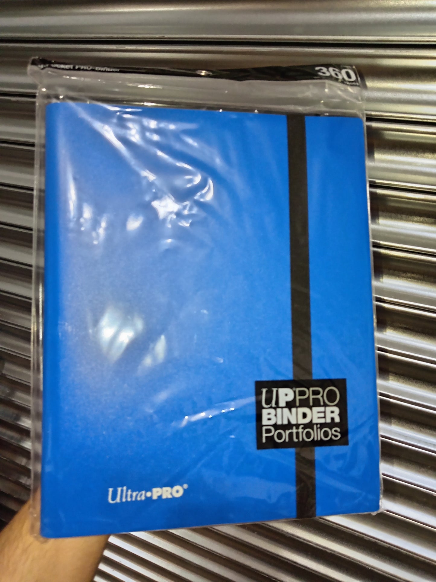 Binder Blue (Ultra Pro) Holds 360