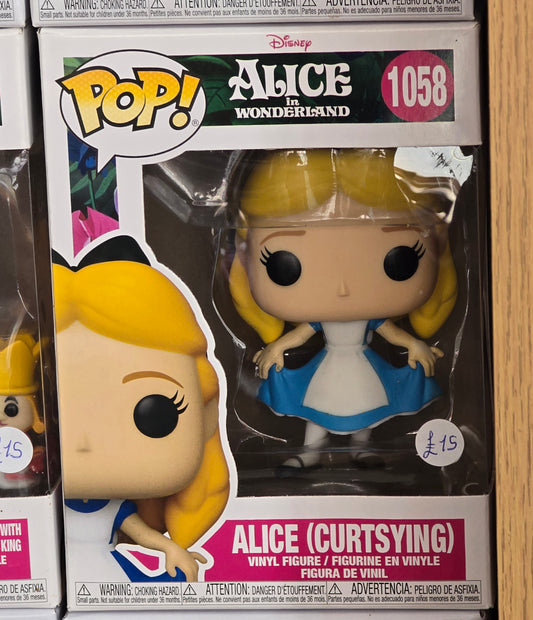 Alice in Wonderland - Alice (Curtsying) #1058