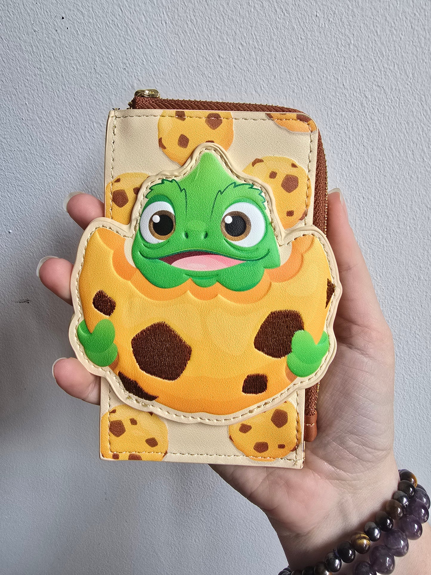 Loungefly - Tangled Pascal Cookie Zip Around Card Holder